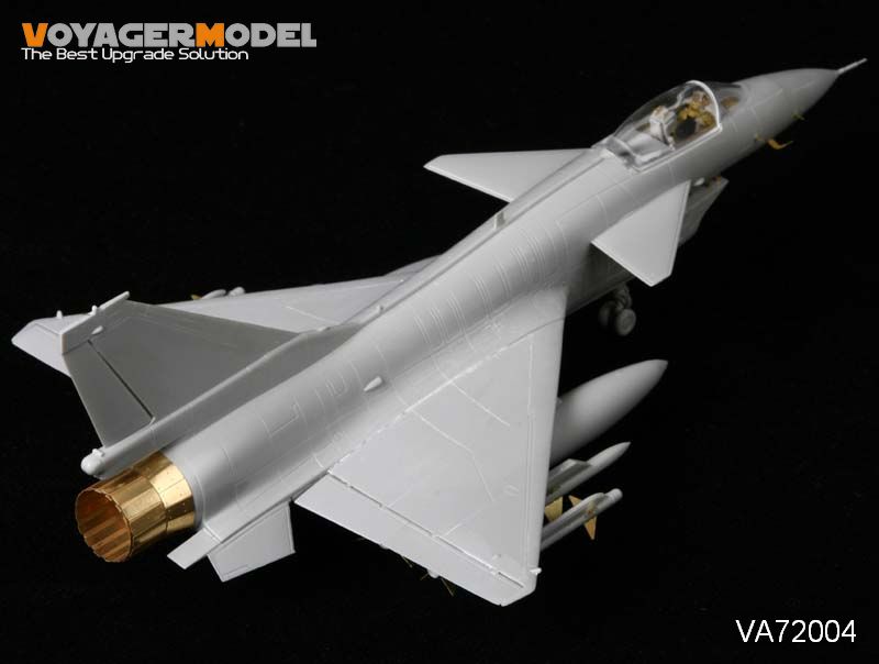 VA72004_03