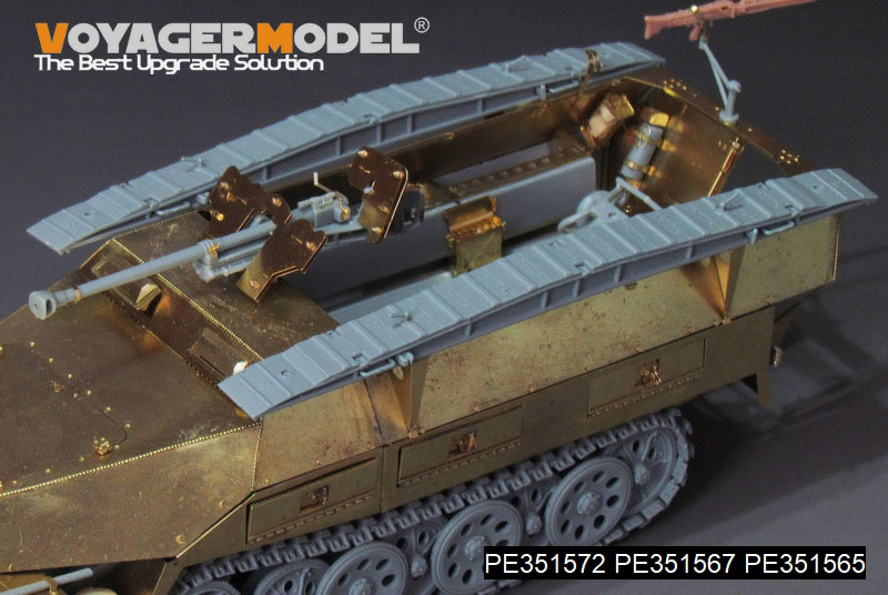 WWII German Sd.Kfz.251/7 Ausf.D Pionerpanzerwagon mit sPzB 41 Anti